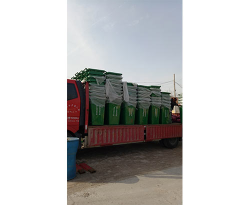 垃圾桶在濟南市鄉鎮環衛處