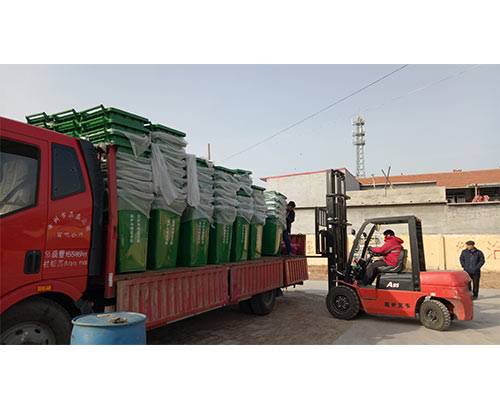 垃圾桶在濟南市鄉鎮環衛處