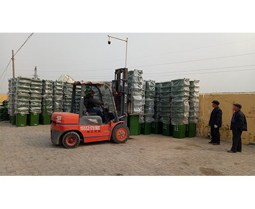 垃圾桶在濟南市鄉鎮環衛處